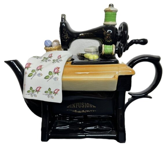 Vintage Paul Cardew Ceramic Sewing Machine Teapot, Original Tags, Never Used, 9" - Picture 2 of 10